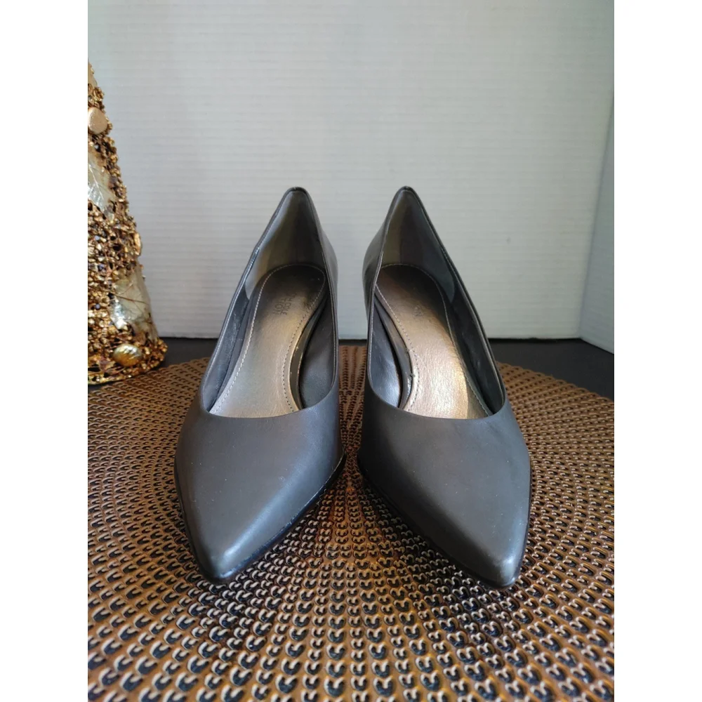 Reaction Kenneth Cole Beatrix Heels Size 9M